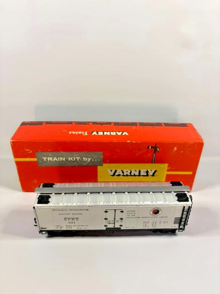 Varney Northern Pacific Reefer R-45 - Coche de carga escala HO Foto 4 de 4