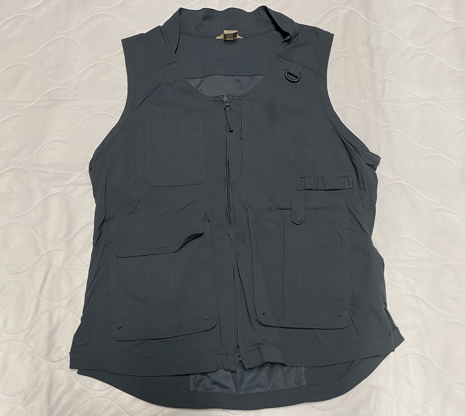 Duluth Trading Men’s Large Canvas Utility Vest for Fishing and Hunting Pre-Owned