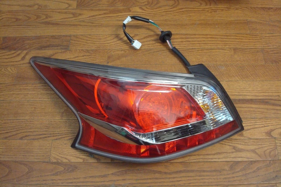 Nissan Altima 2013 2014 2015 4 puertas OEM conductor lado izquierdo conjunto de lámpara de luz trasera Foto 2 de 4