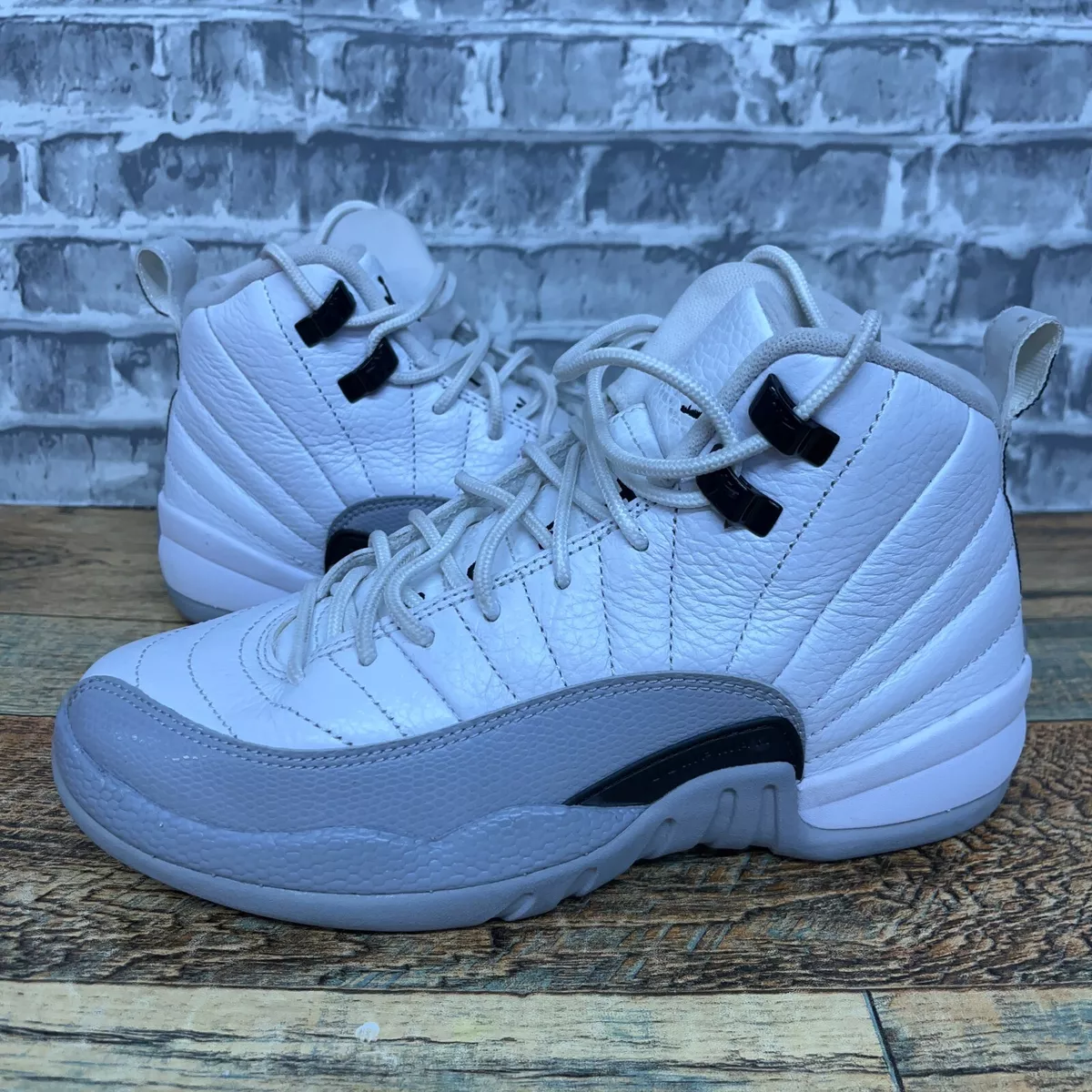 Jordan 12 hotsell retro barons