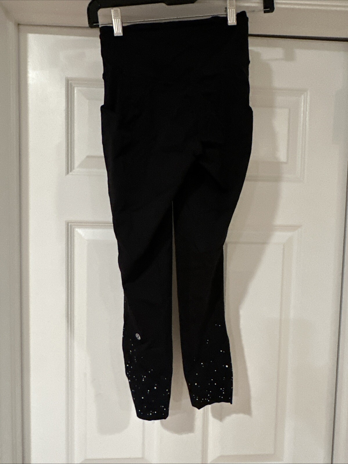 Lululemon Solid Black W/ Circle Pattern On Bottom… - image 4