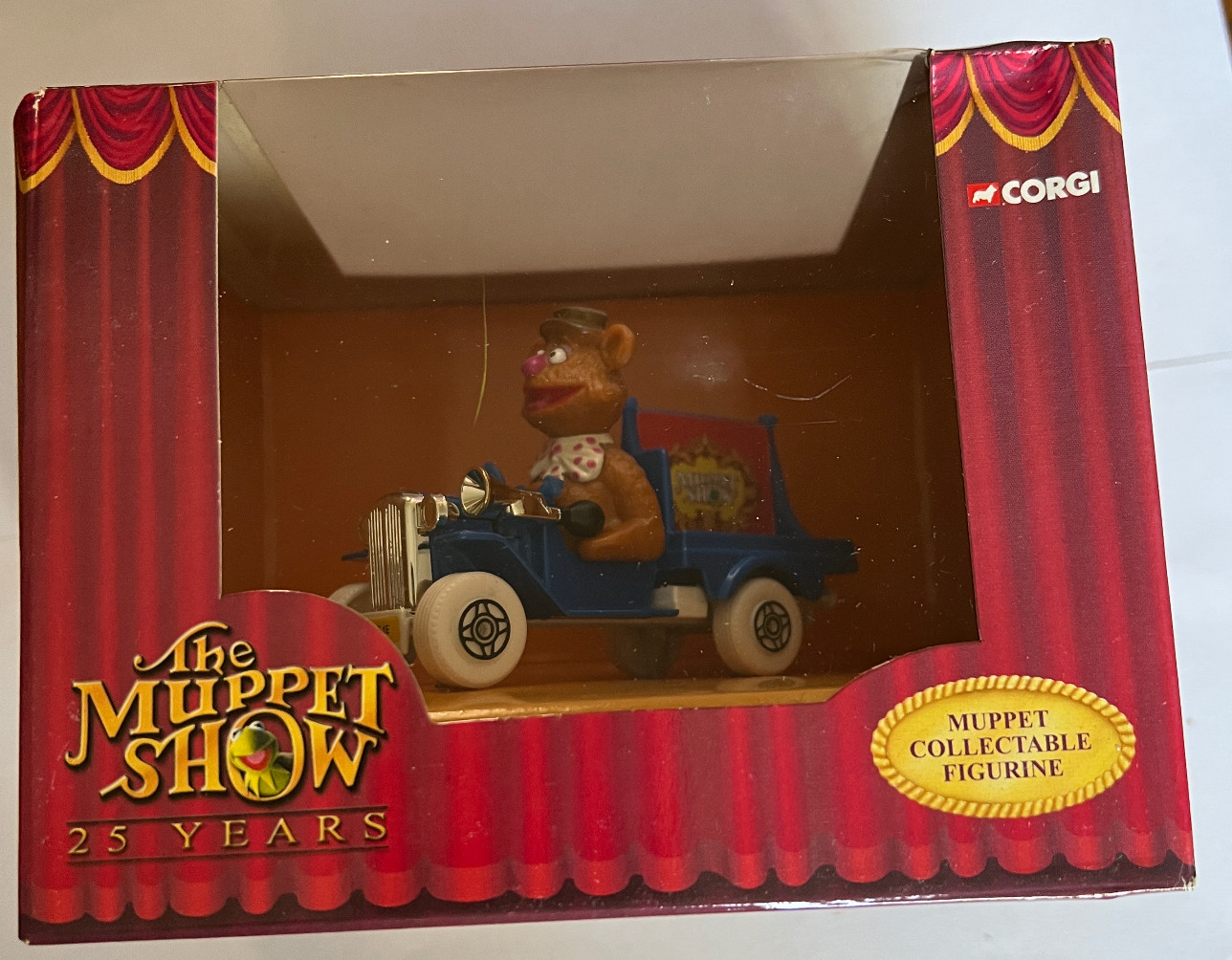 Corgi The Muppets 25 Year Edition Fozzie Bear Car CC06602 New (L5)