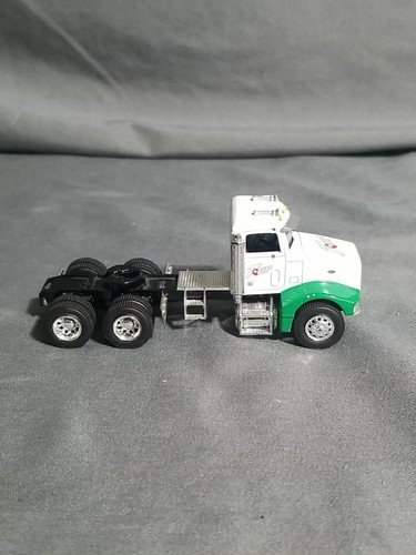 SPECCAST 1/64 PETERBILT 385 CABINA con RIMORCHIO CISTERNA ELLITTICA SEMI 7-UP - Foto 5 di 14