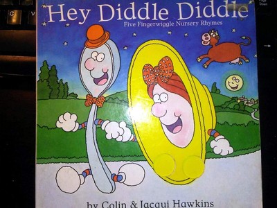 Hey Diddle Diddle: Five Fingerwiggle Nursery Rhymes (Fingerwiggles) - Hawkin...