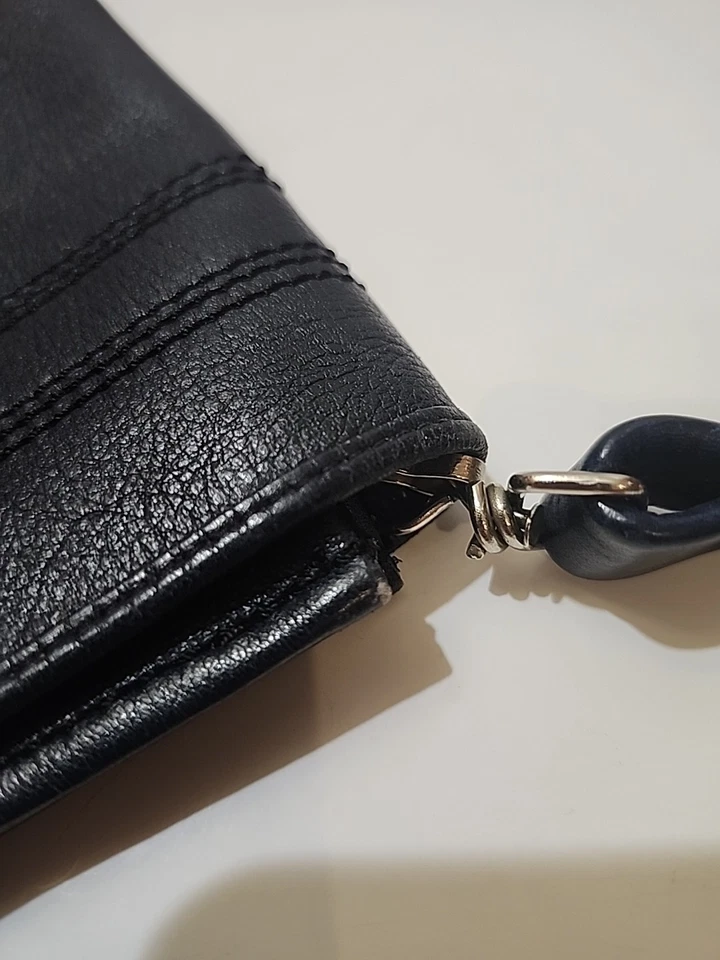 Cartera clutch sobre vintage de cuero negro hecha en Columbia Foto 4 de 4