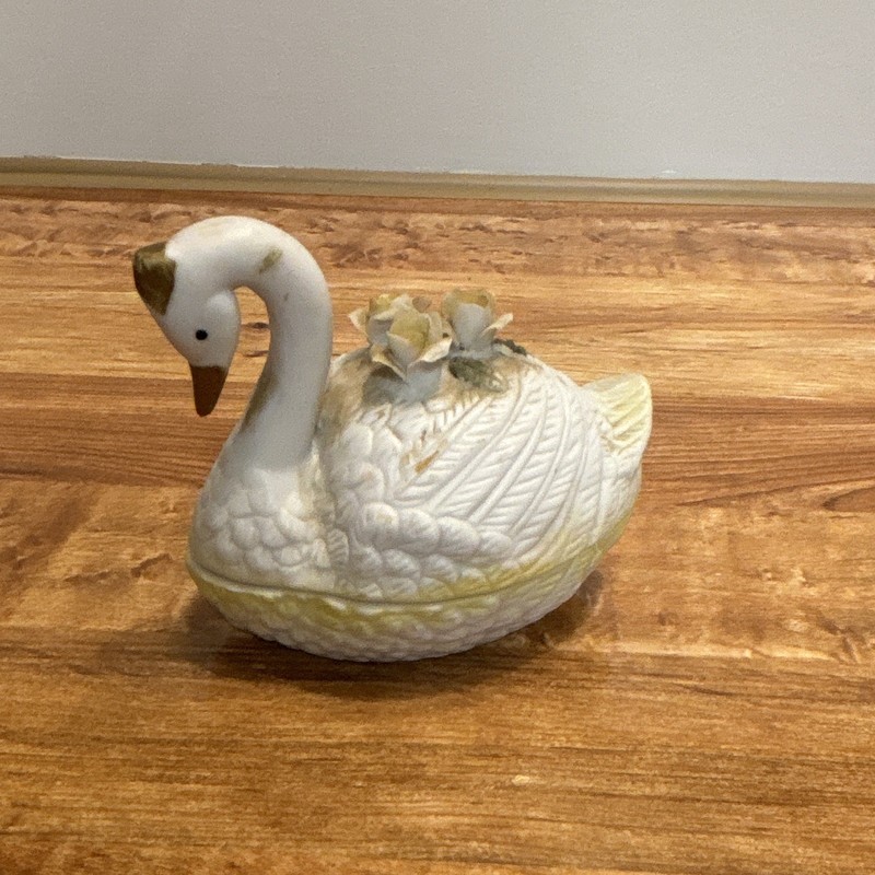 White Swan Trinket Box w/  Lid, Floral Top Detail, White Swan Design