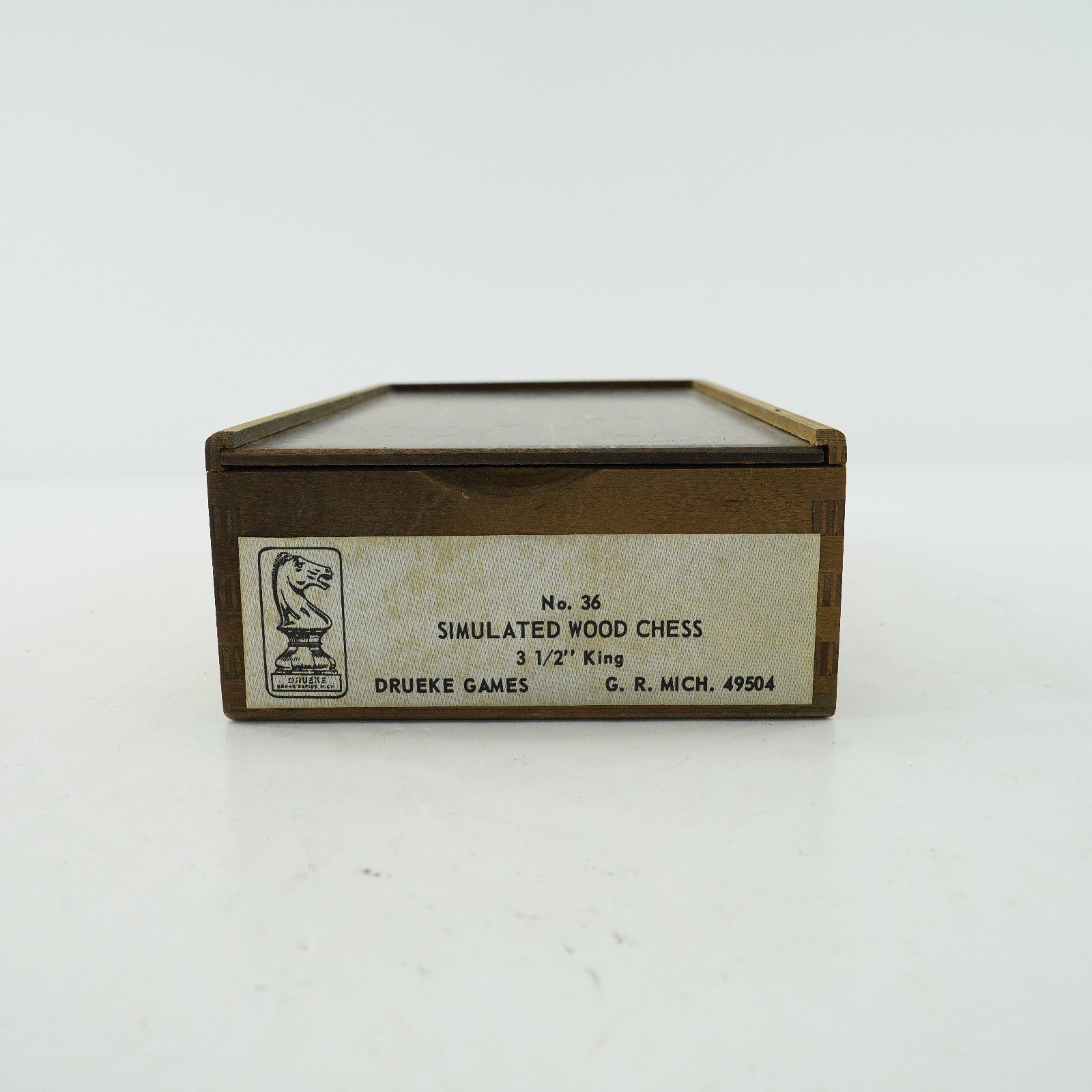 VTG Drueke No 36 Weighted Simulated Wood Chess Set in Slide-top Box 3.5” King