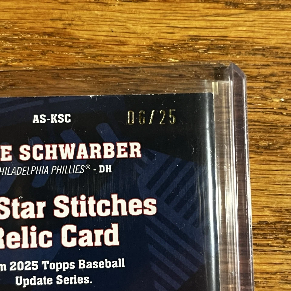 Коллекционные бейсбольные карточки 2025 Topps Update - Kyle Schwarber - All-Star Stitches Relic оранжевые /25 - Phillies - Изображение 3 из 3