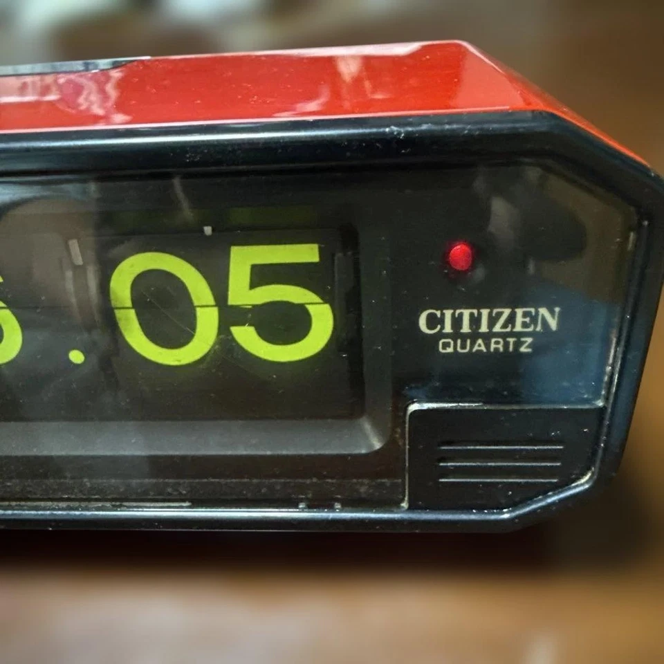 CITIZEN Flip Clock Red Battery Operated Table Clock Retro Showa Era Japan - Image 2 of 4