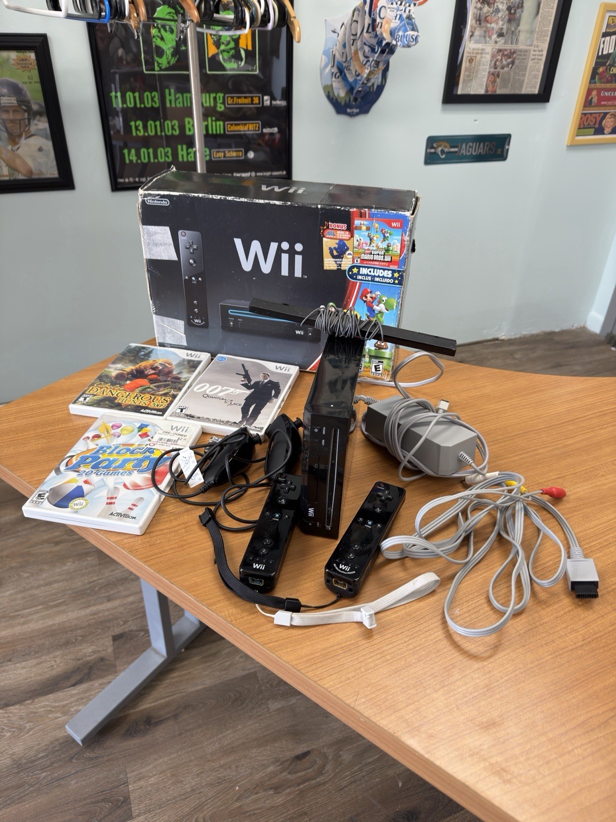 Nintendo Wii RVL-101 Console Black Bundle 3 Games 2 Controllers Box Tested Works