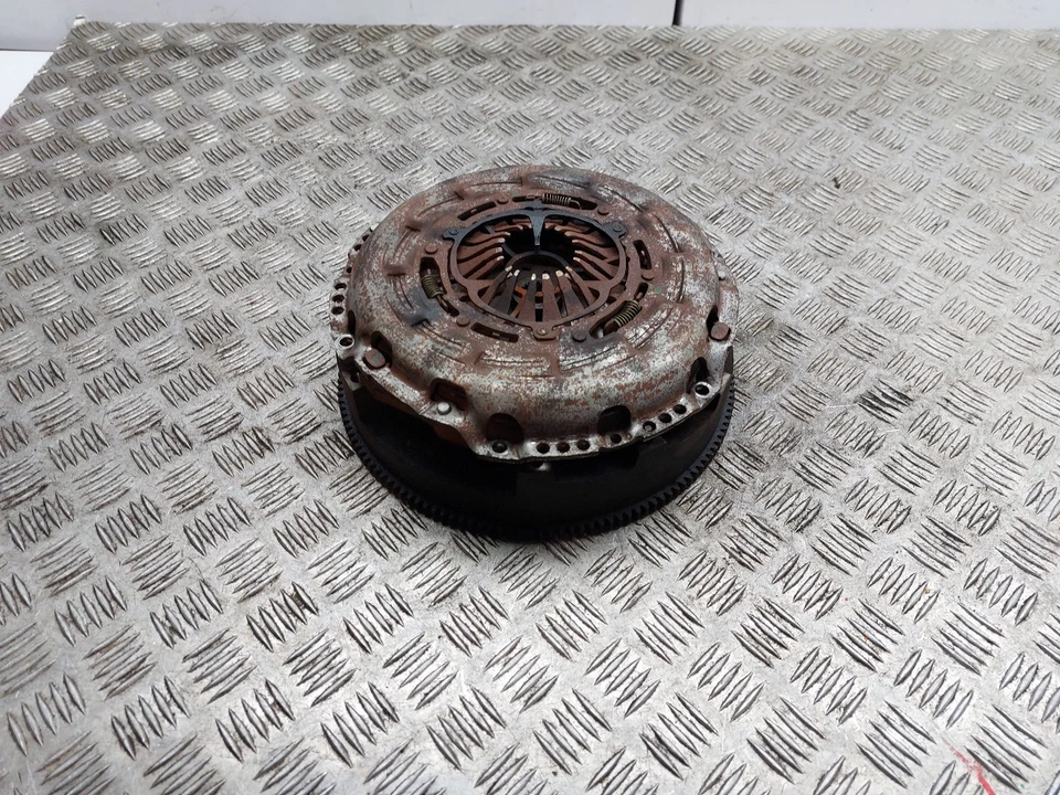 PEUGEOT BOXER 2.2 DIESEL FLYWHEEL AND CLUTCH 2023 - Image 2 of 4