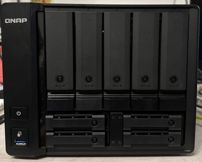 QNAP TS-H973AX-32G, 9 Bay NAS 2x2.5  PCIe/Sata, 2x2.5  Sata, 5x3.5  Garant.10/26