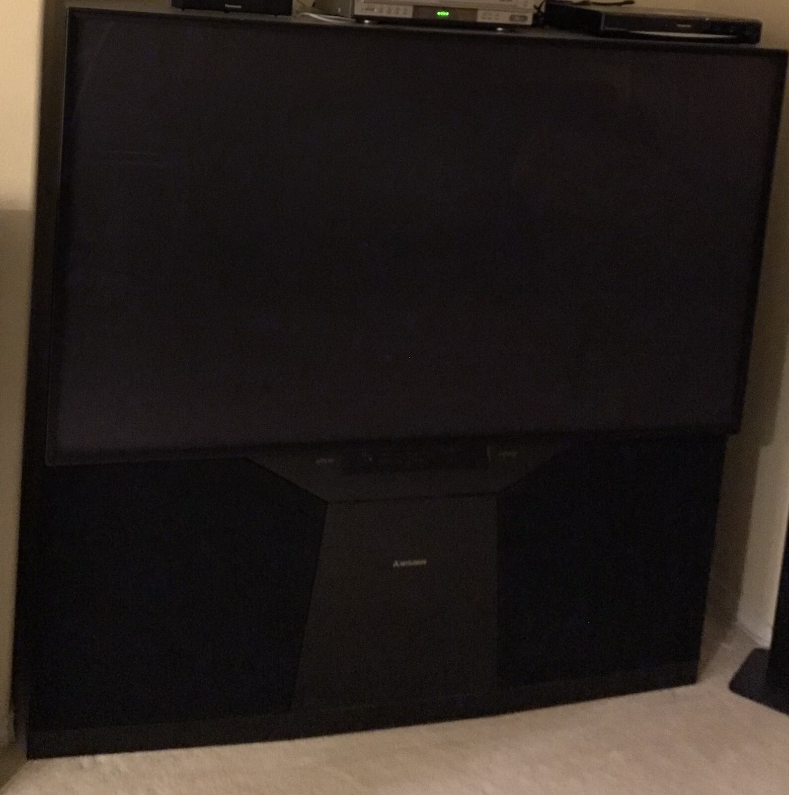 Mitsubishi 73 inch Big Screen HDTV 1080 Diamond Series WS-73909 | eBay