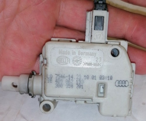 Org. Hella Stellmotor tankklappe AUDI A6 4B 3B0959781 4B9862153 Germany