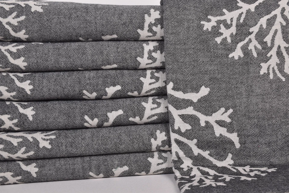 Toalla de playa con monograma, toalla personalizada, toalla negra, toalla de árbol Foto 3 de 4