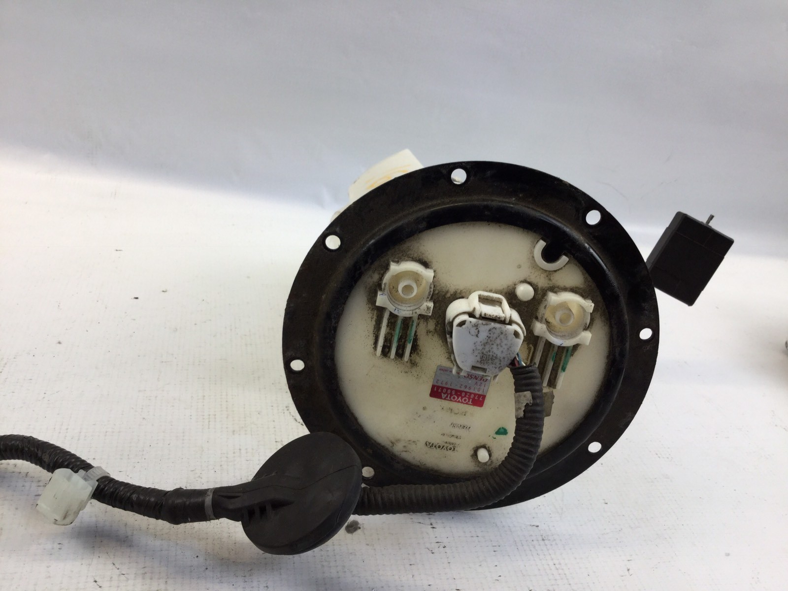 07 08 09 LEXUS LS460 FUEL PUMP ASSEMBLY OEM J eBay