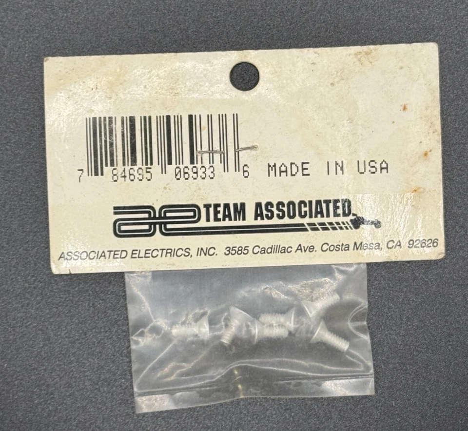 Team Associated Vintage 6933 Aluminum Flat Head Screws 4-40 x 5/16" (Set of 6) - Image 2 of 2