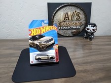 Hot Wheels Range Rover Velar Then and Now 1:64 Diecast Gold/Black Unopened