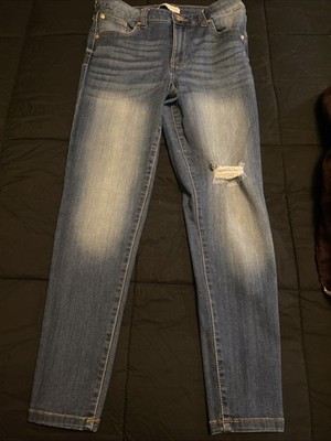 Celebrity Pink Women s 9/29 Medium Wash Stretch Skinny Jeans