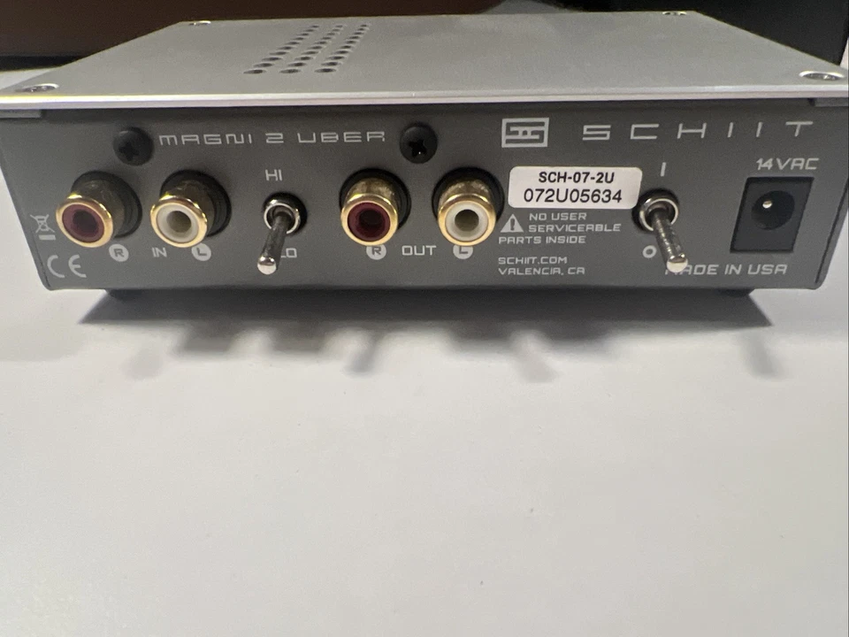 Amplificador de auriculares y preamplificador Schiit Magni 2 Uber chasis plateado Foto 3 de 4