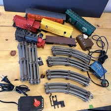 Large Lot of Vtg Lionel O Gauge Train Cars 8 Straight 16 Curved Track Untested