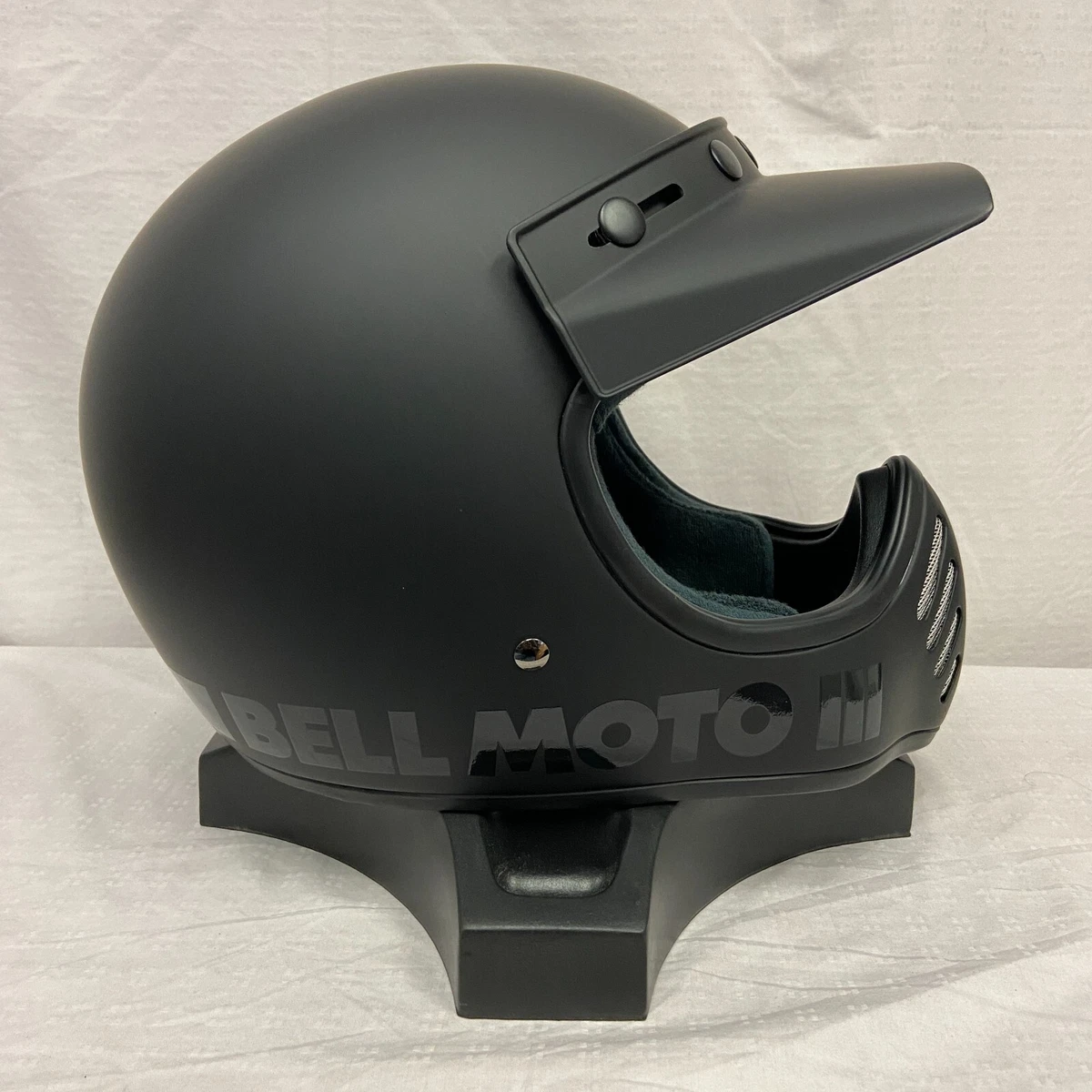 Bell Moto-3 Retro Motorcycle Helmet Classic Matte/Gloss Black Medium *DISPLAY*