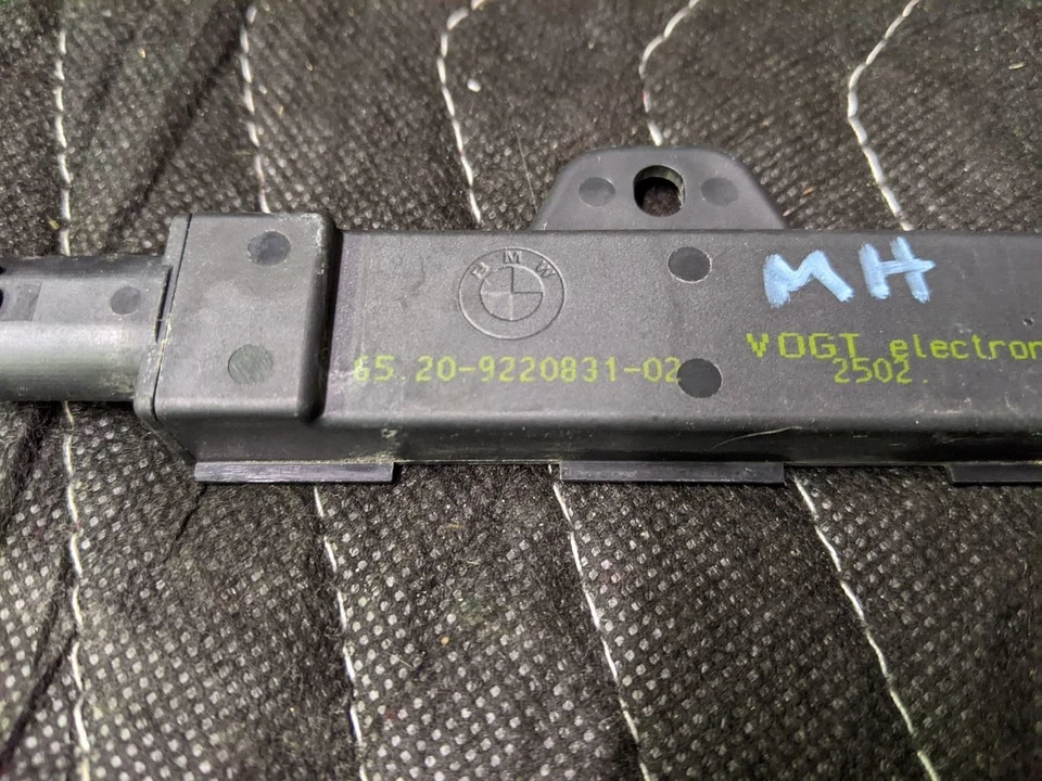 Antena exterior BMW F07/F10/F11 serie 5 confort acceso 65209220831 Foto 3 de 4