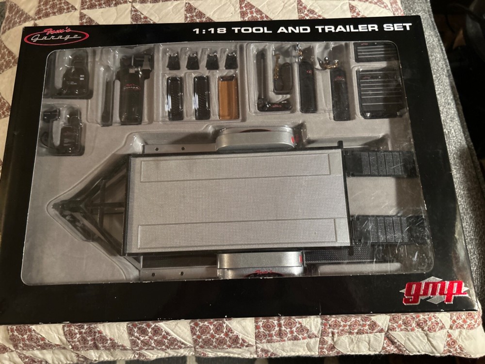 Tom's Garage 1/18 Tool and Trailer Set