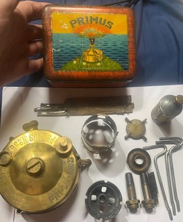 Antigua Estufa de Parafina de Latón Primus Nº 96 en Estaño Hecha en Suecia Camping