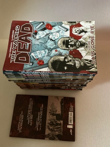 The Walking Dead COMPLETE Comic Book Collection Volumes 1–32 Robert Kirkman VGC! - Foto 9 di 22