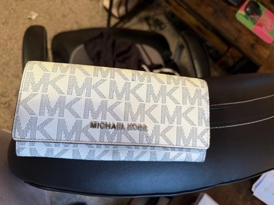 Michael Kors Women's Wallet white with MK logo and button clasp