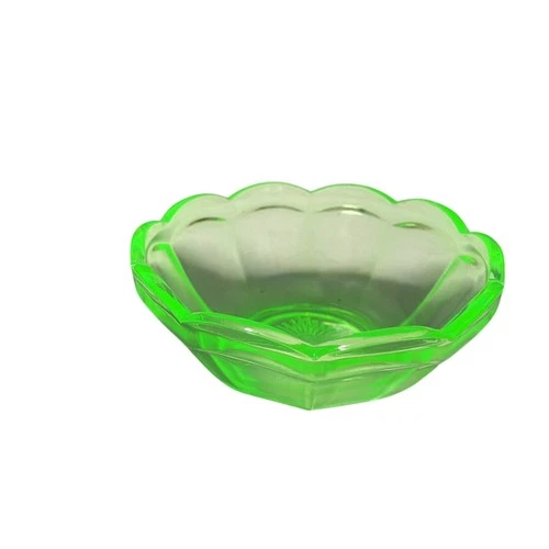 Antique Green Depression Federal Glass Scalloped Rim Berry Bowl - HN