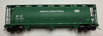 Accurail HO Scale Penn Central Cylindrical Hopper Metal Wheels & Kadee # 5s USED