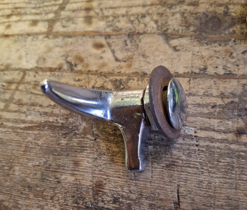 Vintage Car Quarter Window Handle - Picture 3 of 11