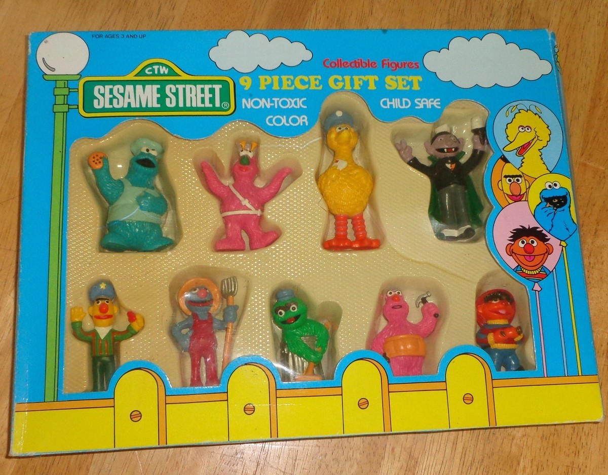 Sesame Street Collectible PVC Figure Gift Set Tara Toy 1980s