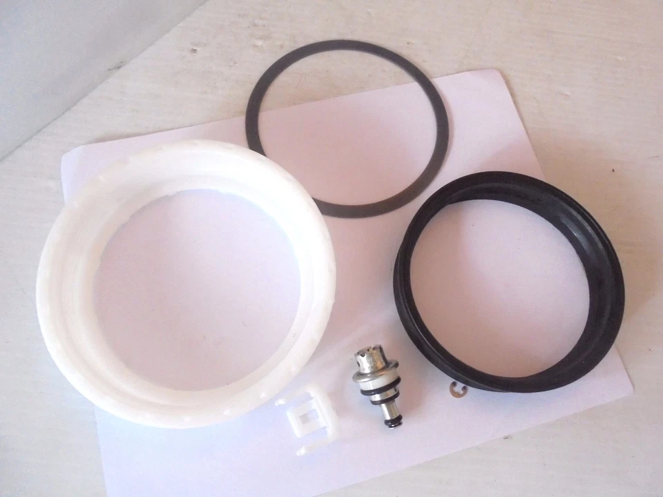 Regulador de presión de inyección de combustible estándar PR473 NUEVO DENSO Foto 2 de 4