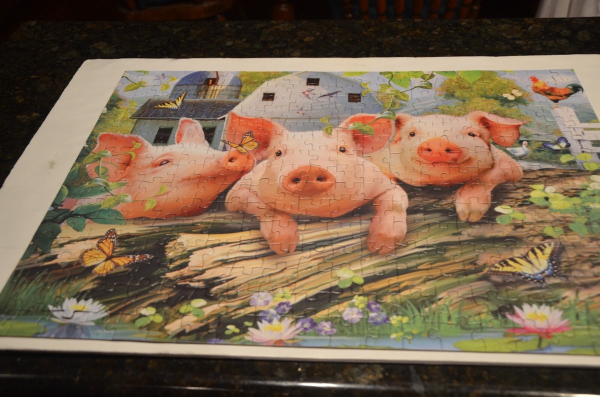 Three li'l Pigs puzzle, Green Acres Linen Master Pieces 300