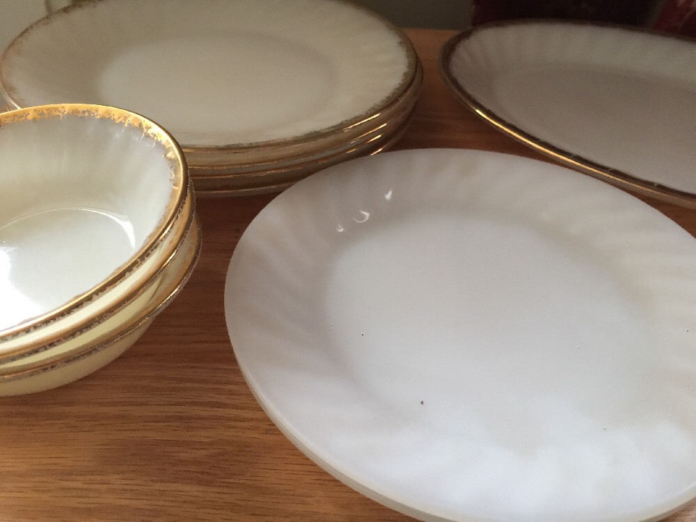 22 Pcs. SET Vintage Fire King Swirl Shell White Gold Milk Glass