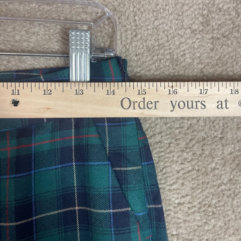 Talbots Trouser Pants Petite Size 2P Green/Blue Plaid Wool Blend Side Zip Cuffed - Image 4 of 4