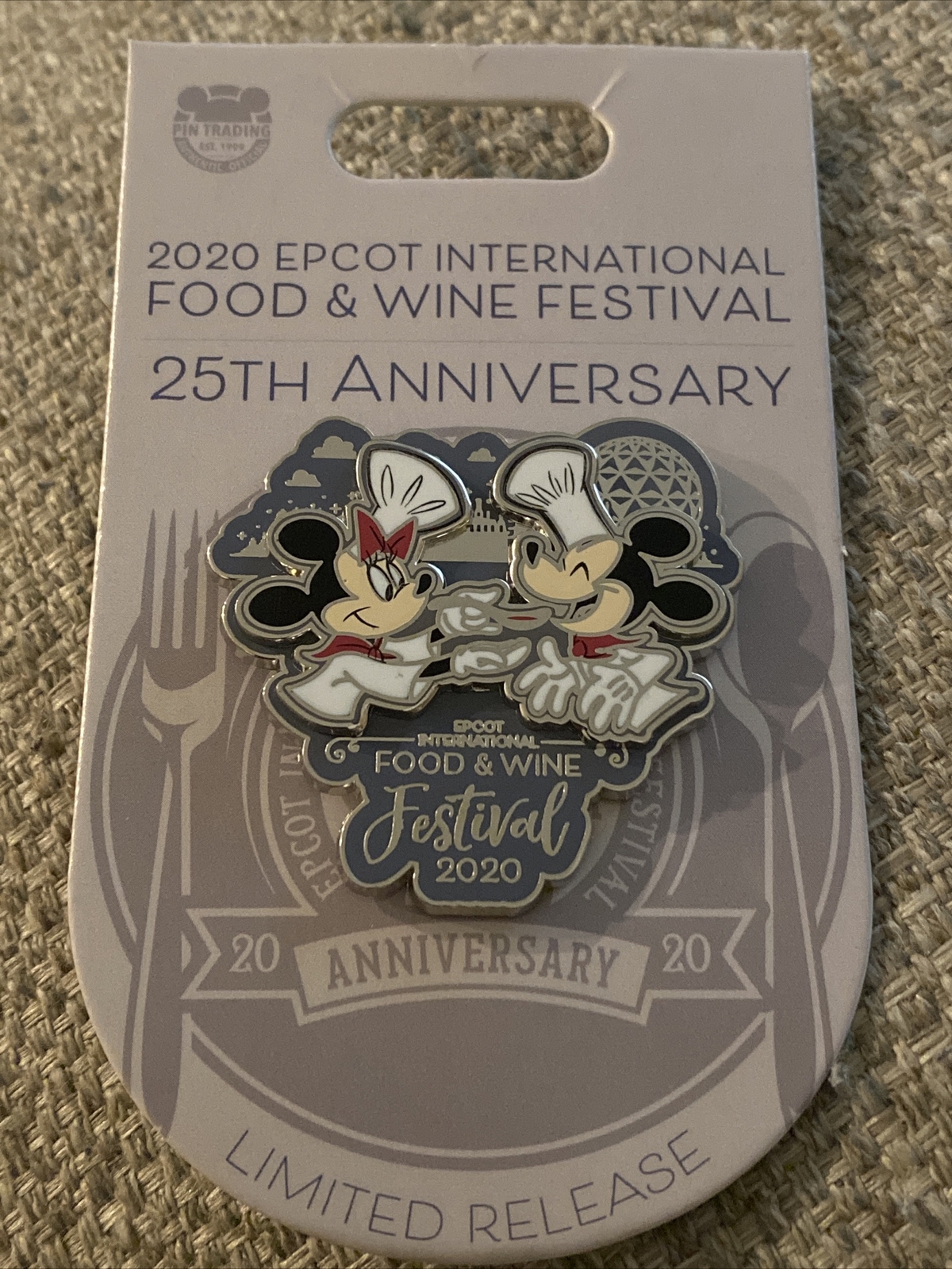 Disney 2020 EPCOT International Food & Wine Festival Mickey & Minnie LR Pin New