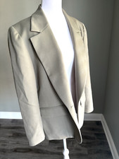 Pendleton Blazer Women size 6 Olive Green. 100 Virgin Wool USA Preppy