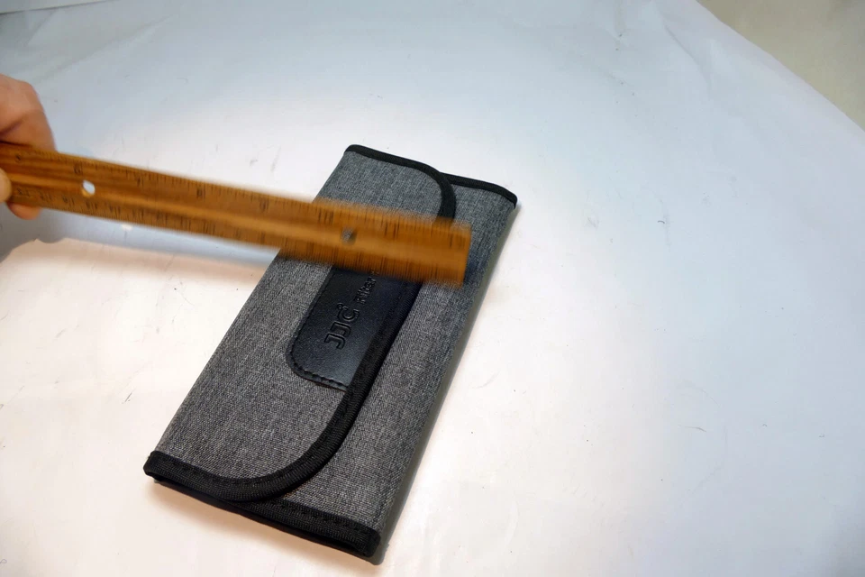 JJC Bolsa de Filtro Suave Estuche Billetera para 49mm 52mm 55mm Tiene capacidad para 4 Filtros Gris Foto 4 de 4