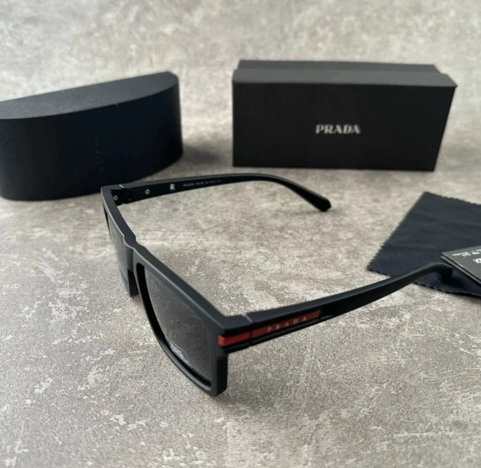 Óculos de Sol Prada Linea Rossa 5101 C1 - Preto Novo - Imagem 2 de 4