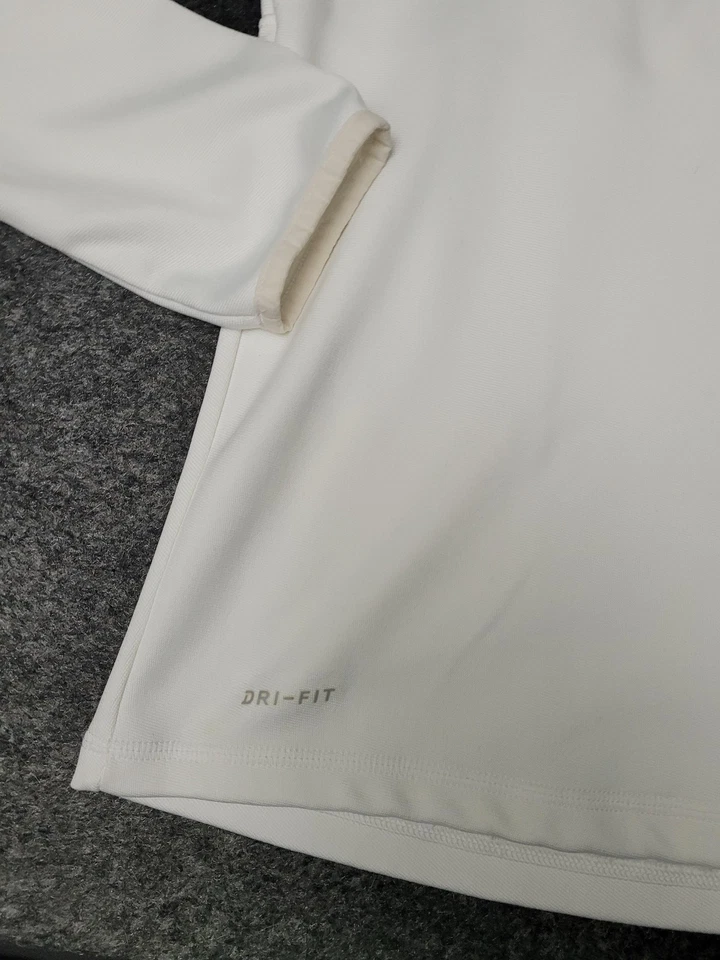 Pulôver feminino Nike Dri-FIT quarto de zíper branco médio manga longa treinamento - Imagem 3 de 4