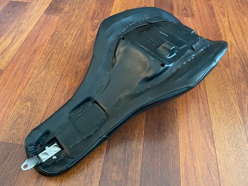 Harley Davidson FXR OEM Badlander Low Profile Seat - Picture 13 of 14