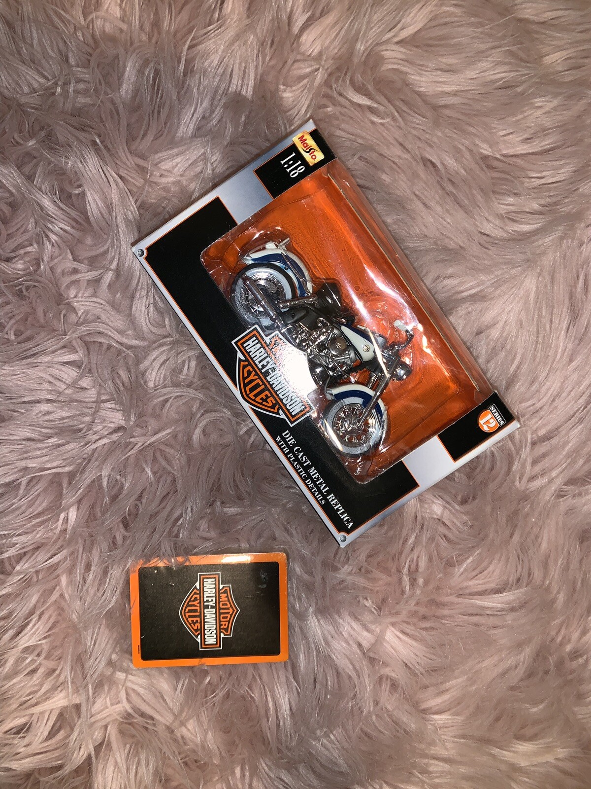 NEW! HARLEY DAVIDSON DIE CAST METAL Motorcycle REPLICA AND LOGO CARDS