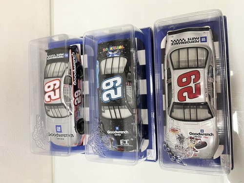 NASCAR Winner's Circle #29 Kevin Harvick 1:64 auto pressofuse set di 3 - Foto 5 di 6