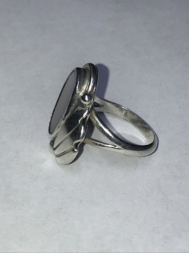 Size 4 Vintage Sterling Silver Mother Of Pearl Ring - Picture 9 of 10