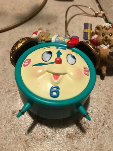 NOT ENESCO CHRISTMAS ORNAMENT:SNOOZING BEAR/SANTA ON SMILING ALARM CLOCK NEW - Picture 6 of 8