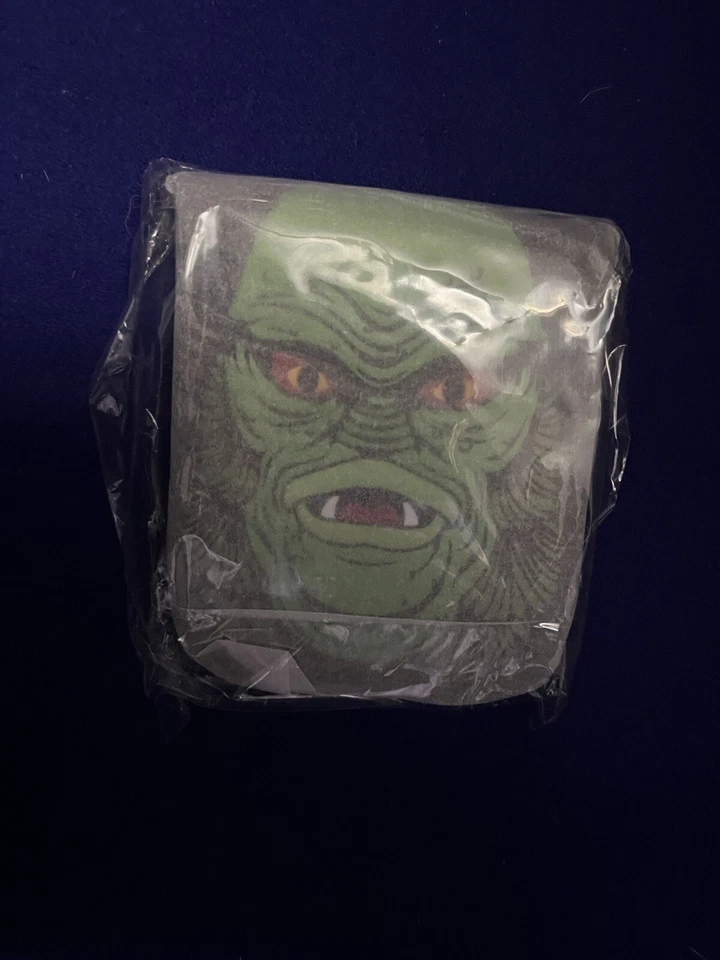 Cartera Rock Rebel Creature From The Black Lagoon Cabeza de Criatura Doble Pliegue NUEVO Foto 2 de 4